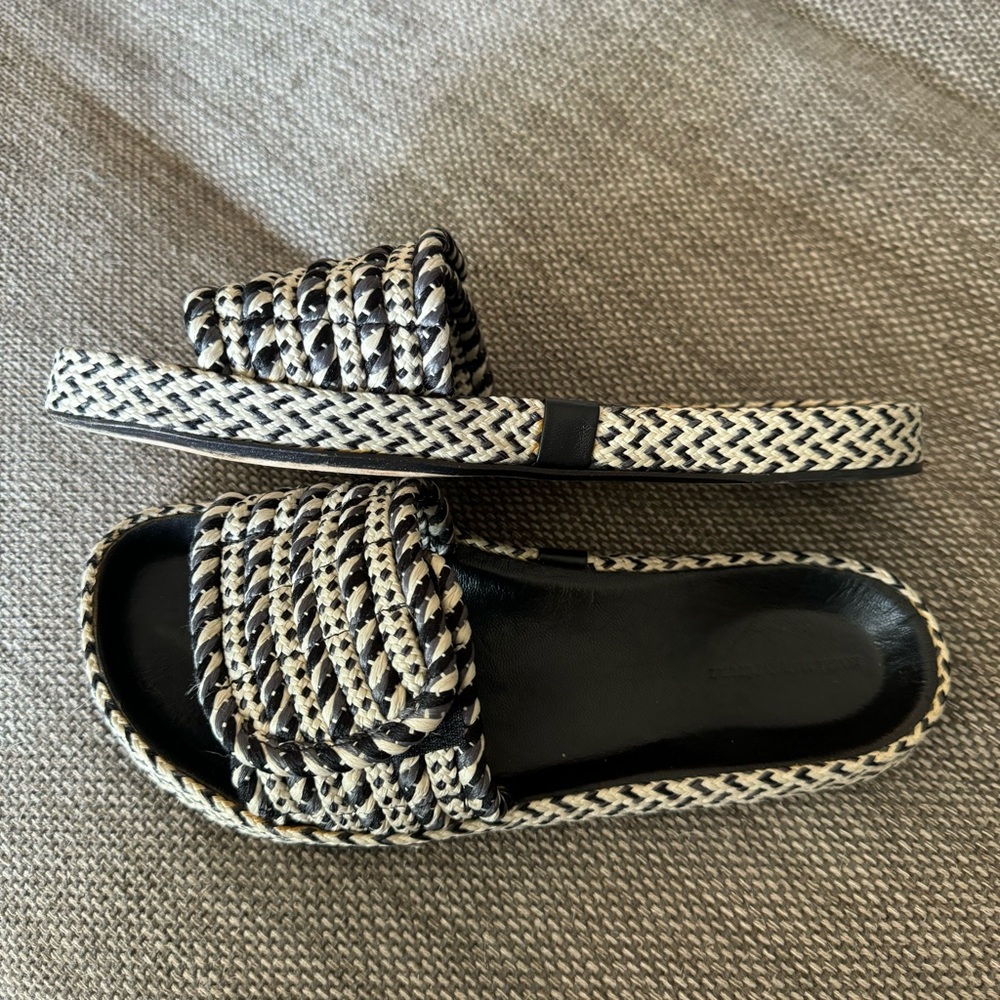 Isabel Marant Black & Cream Woven Slide Sandals - Picture 4 of 8